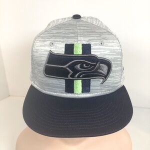 New Era 9 Fifty Seattle NFL Seahawks Logo SnapBack Adjustable Hat 
Pre- owned